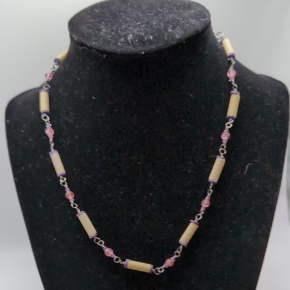 Elegant Pink and Gold Beaded Necklace